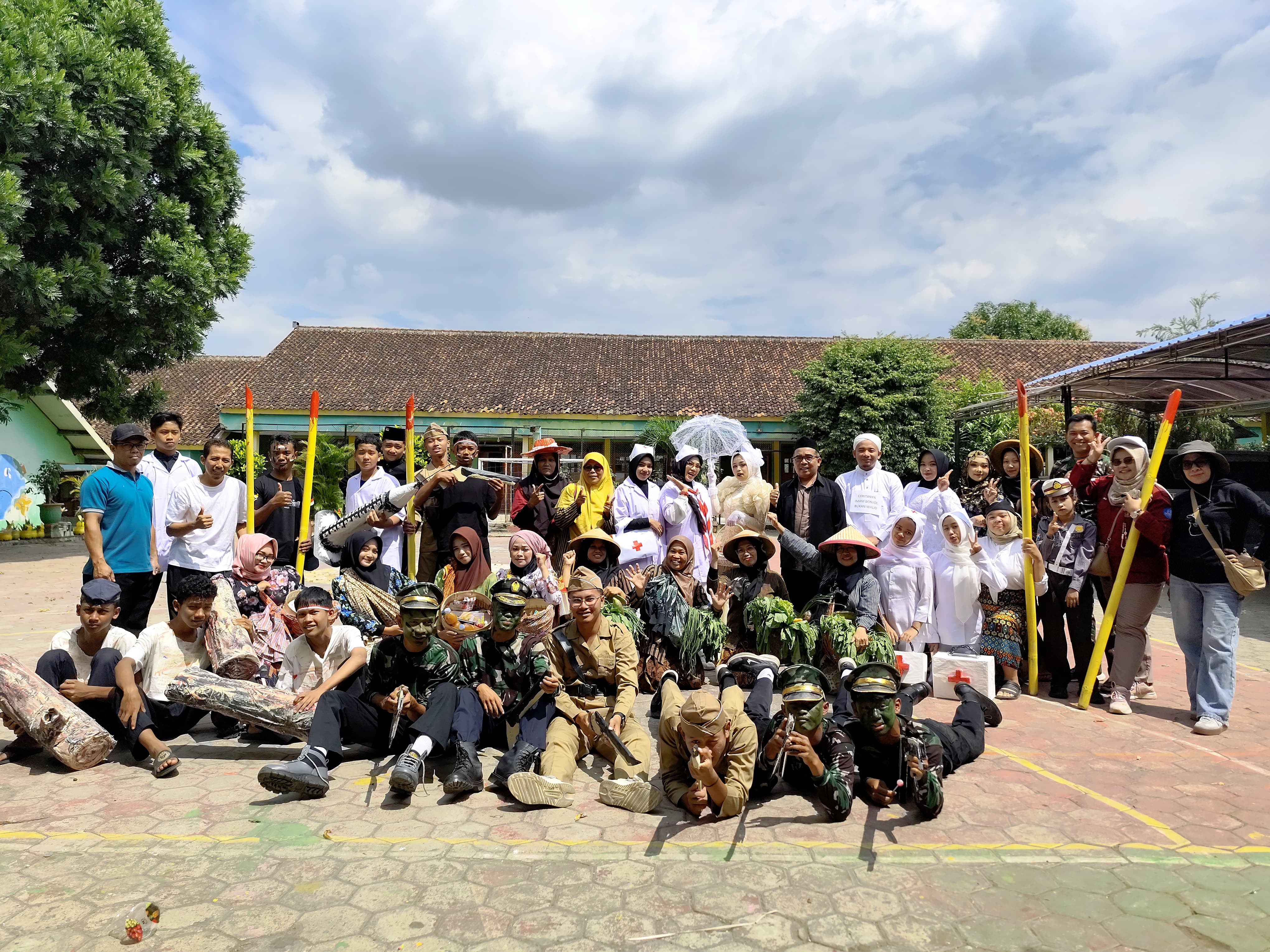 MTsN 5 Magetan Meriahkan Karnaval di Desa Joso Turi dan Kecamatan Panekan